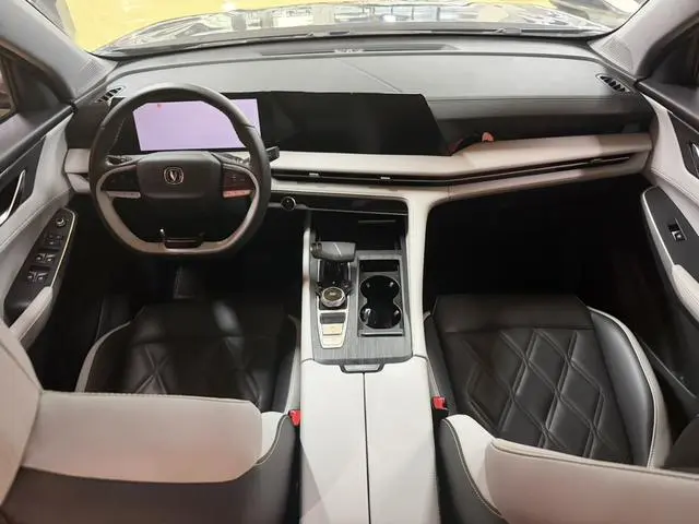 Changan Changan CS75 PLUS The third generation 1.5T automatic noble type