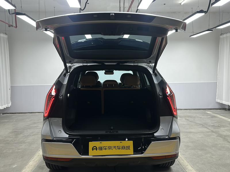 Geely Boyue L 2025