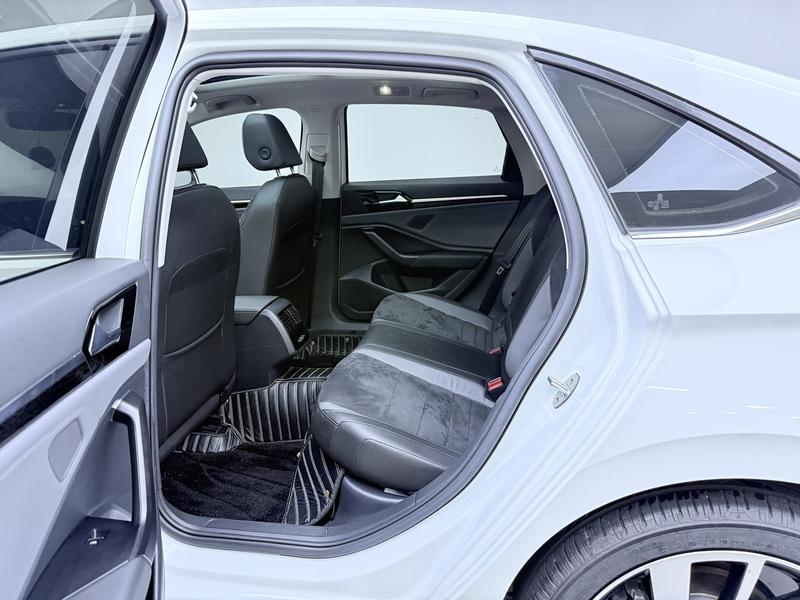 Volkswagen Sagitar 2022