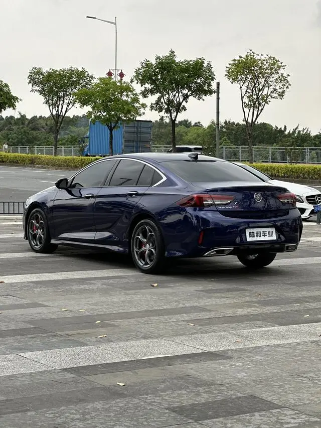 Buick Regal GS 28T Premium type