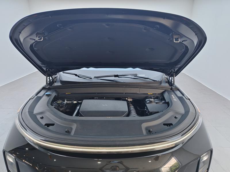 Li Auto Ideal L8 2023