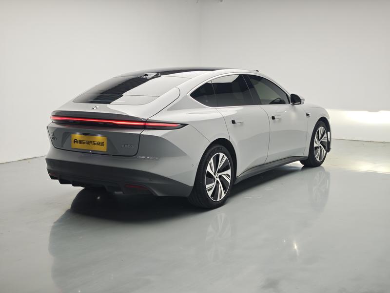 NIO NIO ET5 2022