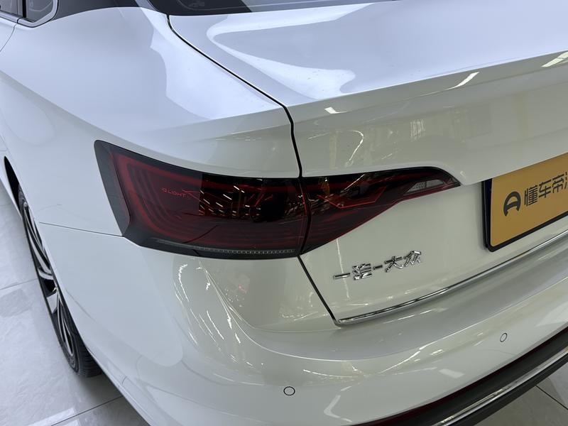 Volkswagen Sagitar 2025