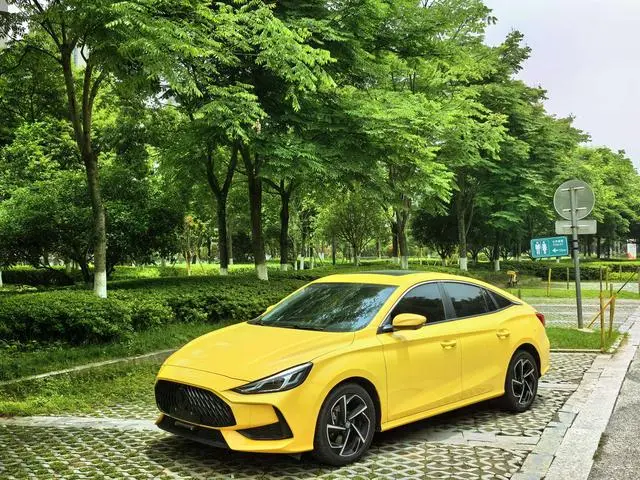 MG MG5 300TGI DCT Green Luxury Trend Edition