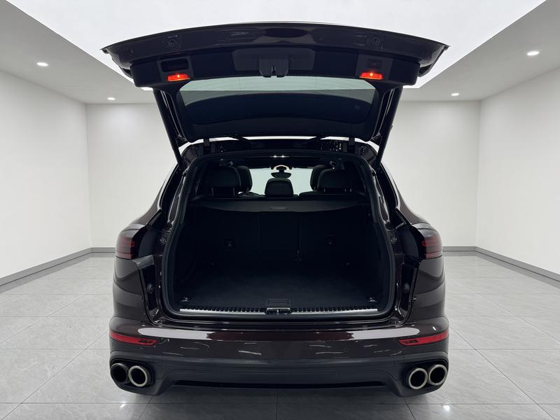 Porsche Cayenne 2016