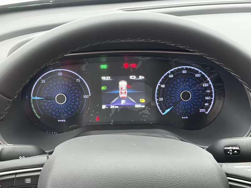 Hongqi Hongqi E-QM5 2025