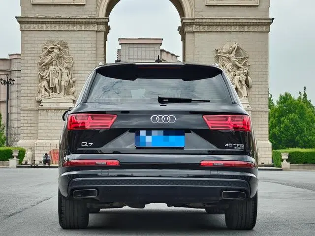 Audi Audi Q7 40 TFSI S line sporty