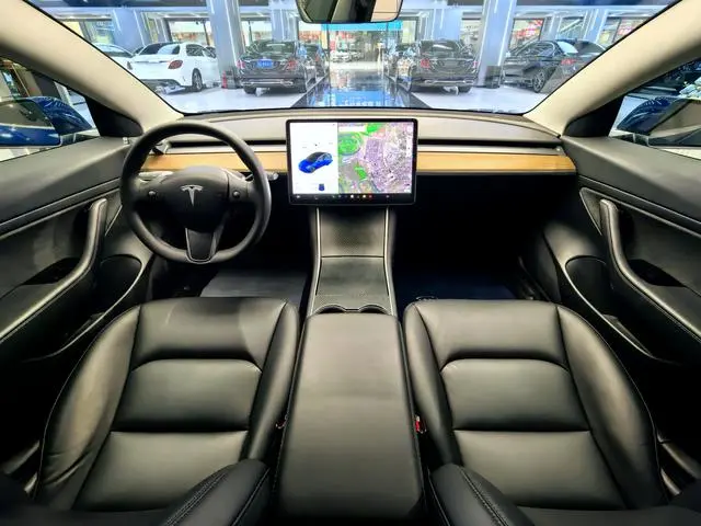 Tesla Model 3 Upgraded version of standard battery life rear drive