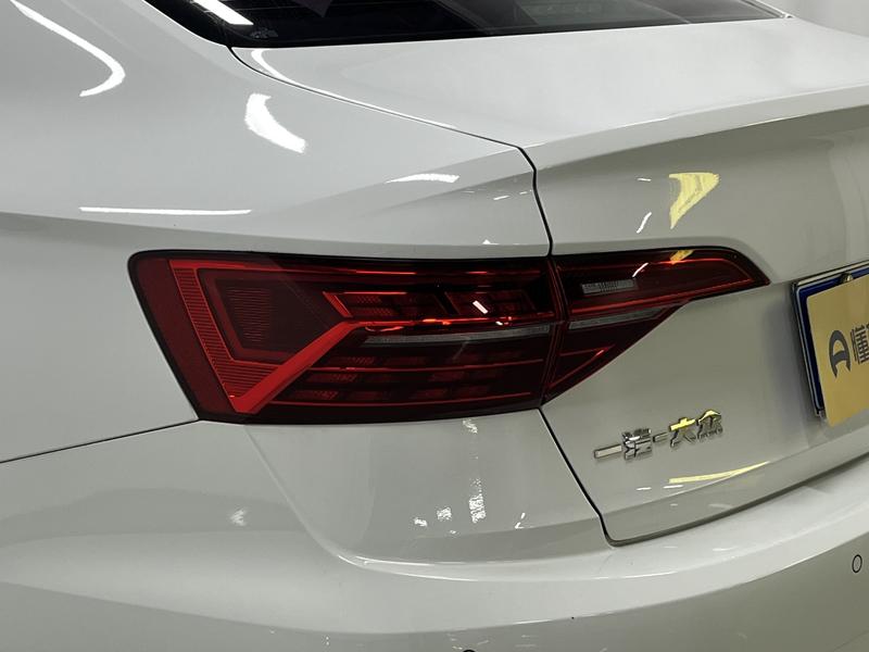 Volkswagen Sagitar 2021