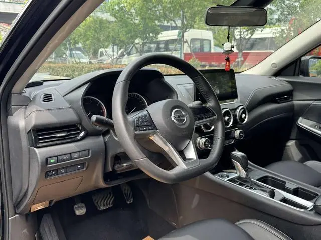 Nissan Xuan Yi 1.6L XL CVT Enjoy Edition