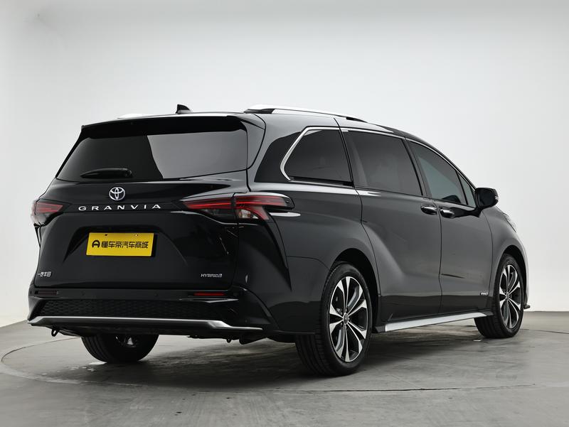 Toyota Gravia 2023