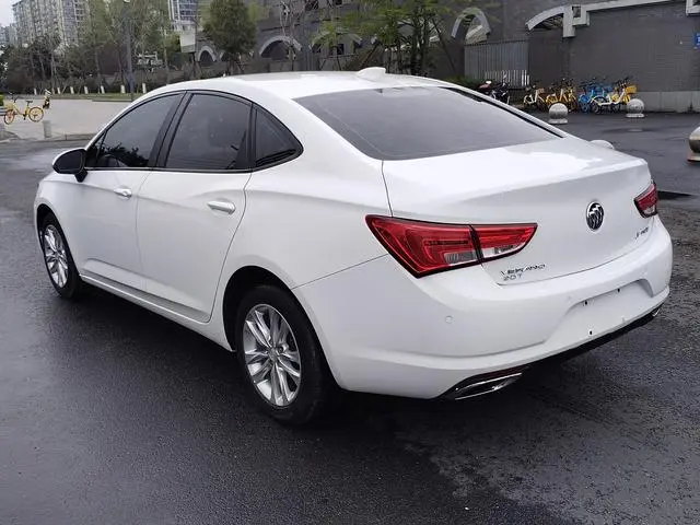 Buick Weilang Sedan 20T dual clutch leading type