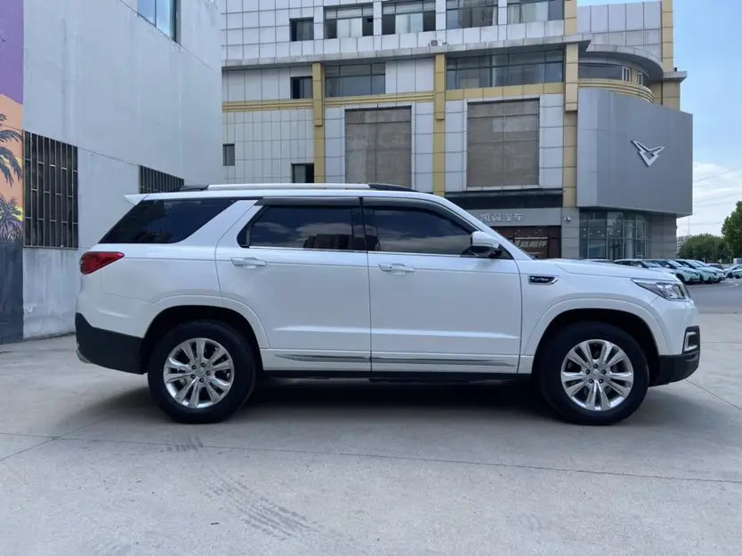 Changan Changan CS95 2.0T two-wheel drive Zhiyuan version
