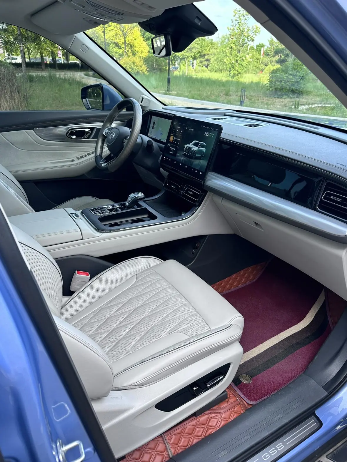 GAC Trumpchi GS8 Dual engine series 2.0TM hybrid four-wheel drive Premium Edition 7-seater