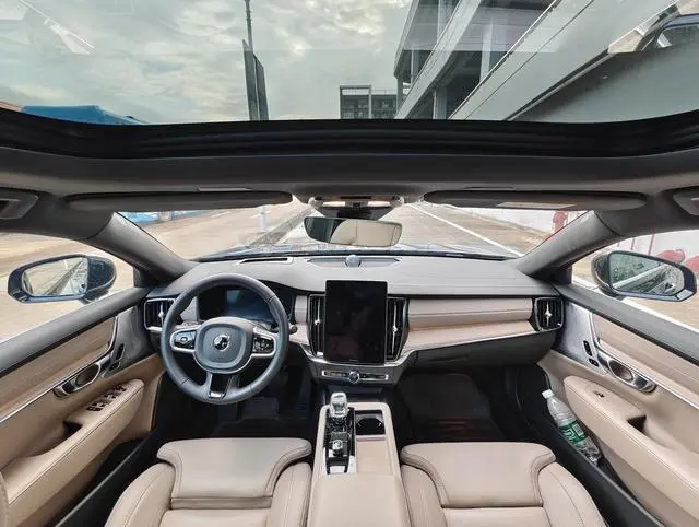 Volvo Volvo S90 PHEV T8 four-wheel drive long battery life Zhiya Deluxe Edition