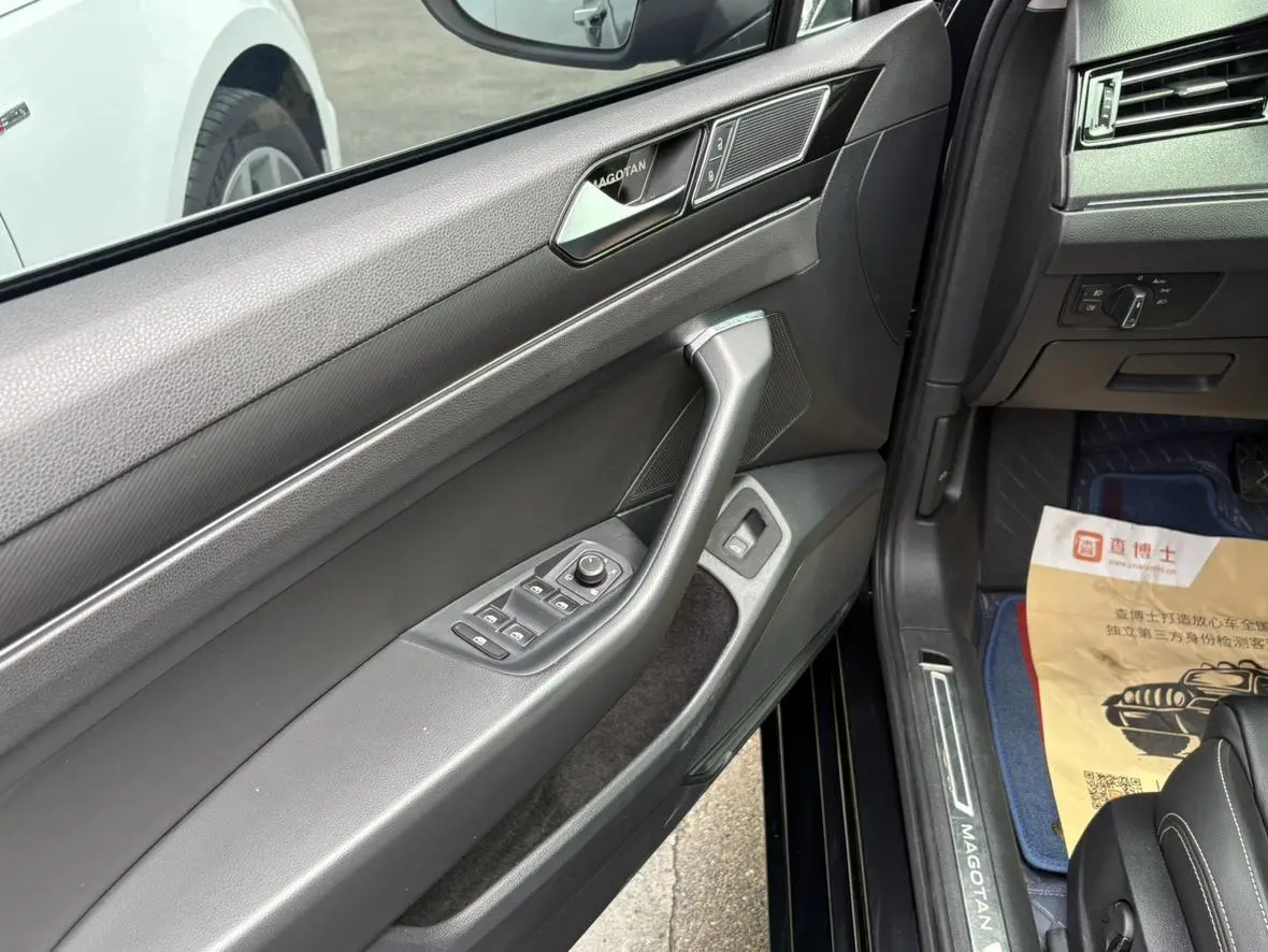 Volkswagen Magotan 330TSI DSG 30th Anniversary Edition