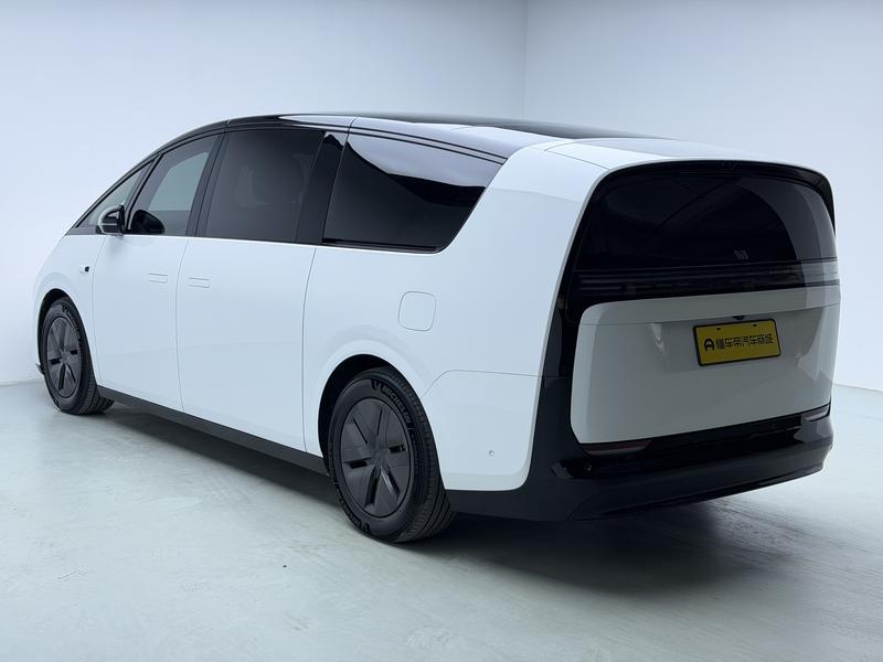 Li Auto Ideal MEGA 2025