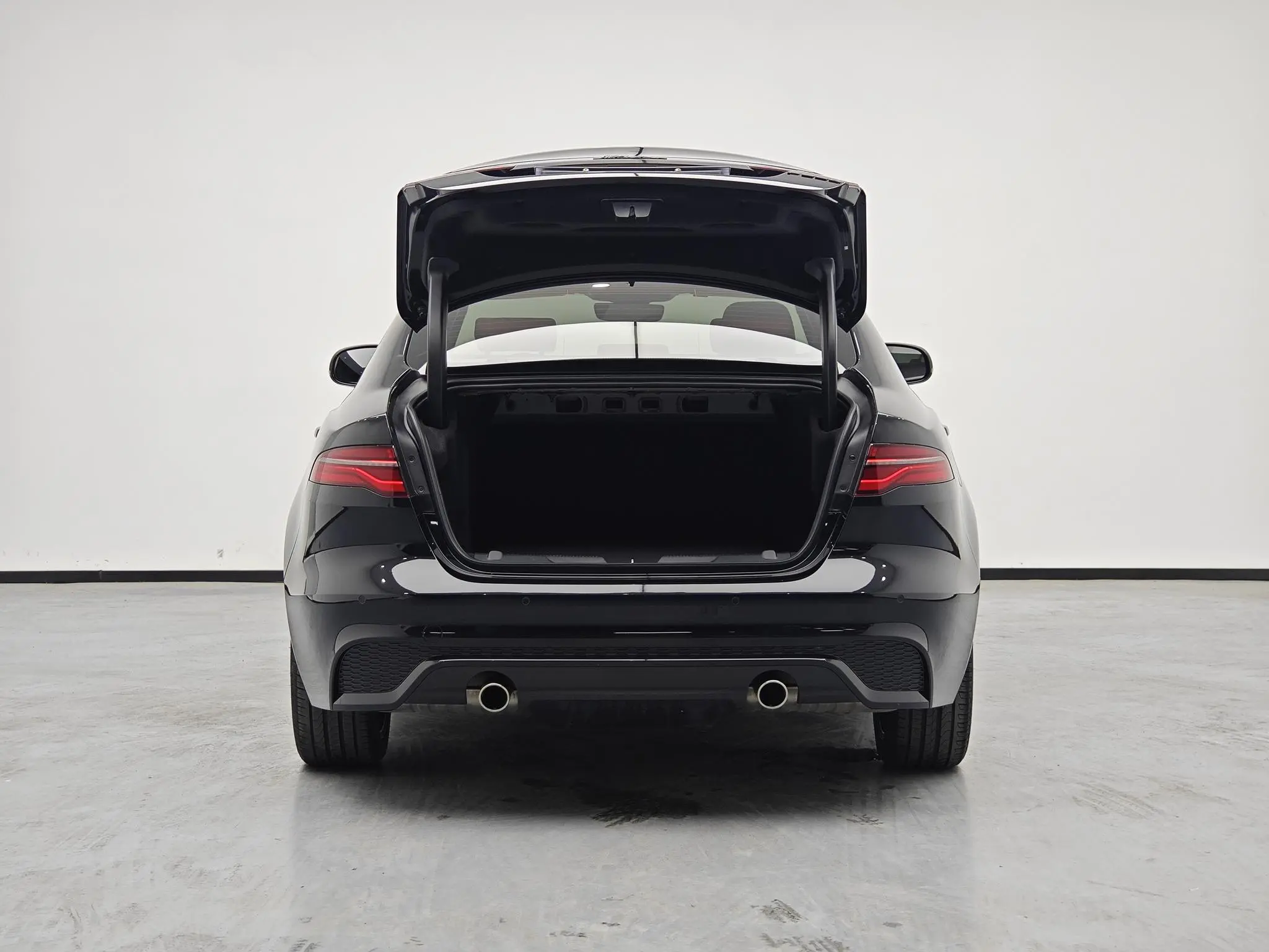Jaguar Jaguar XEL 2.0T 250PS Yao Black Sports Edition