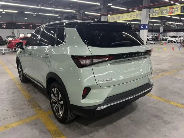 Wuling Wuling Xingchen 1.5T automatic star Obsidian version