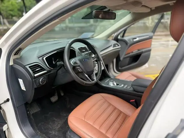 Ford Mondeo EcoBoost 180 Cognac Special Edition