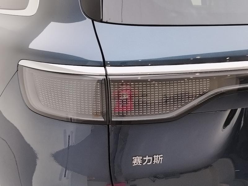 AITO问界 Wenjie M8 2025