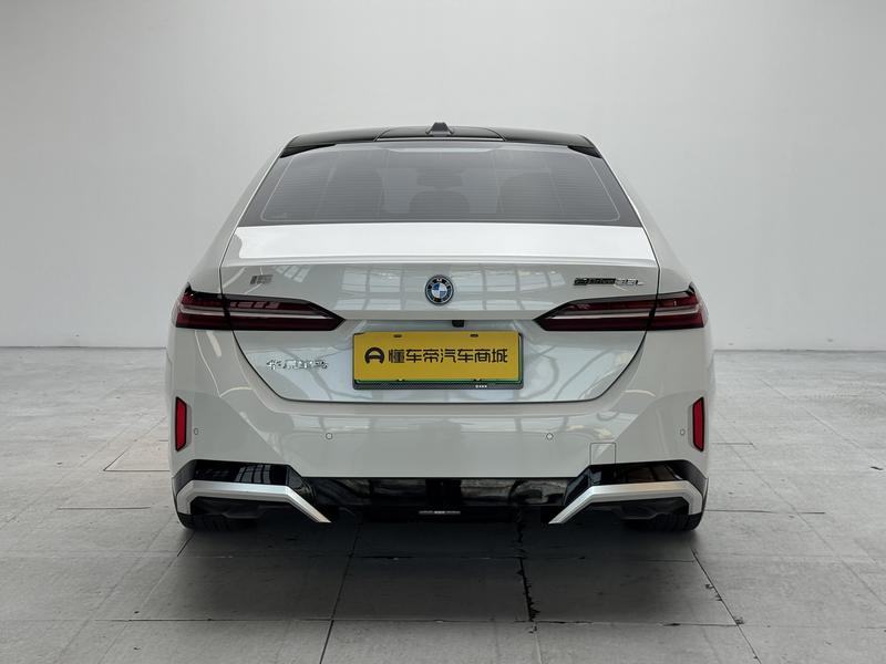 BMW BMW i5 2024