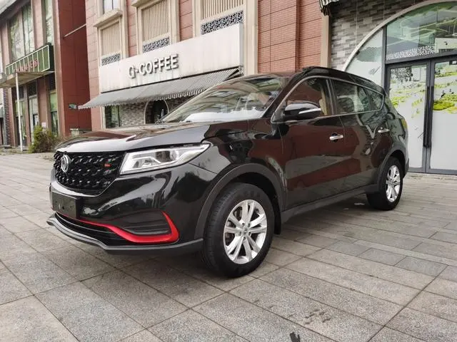 Dongfeng Fengguang Scenery 580 Facelift ★ Star version 1.5T manual luxury type