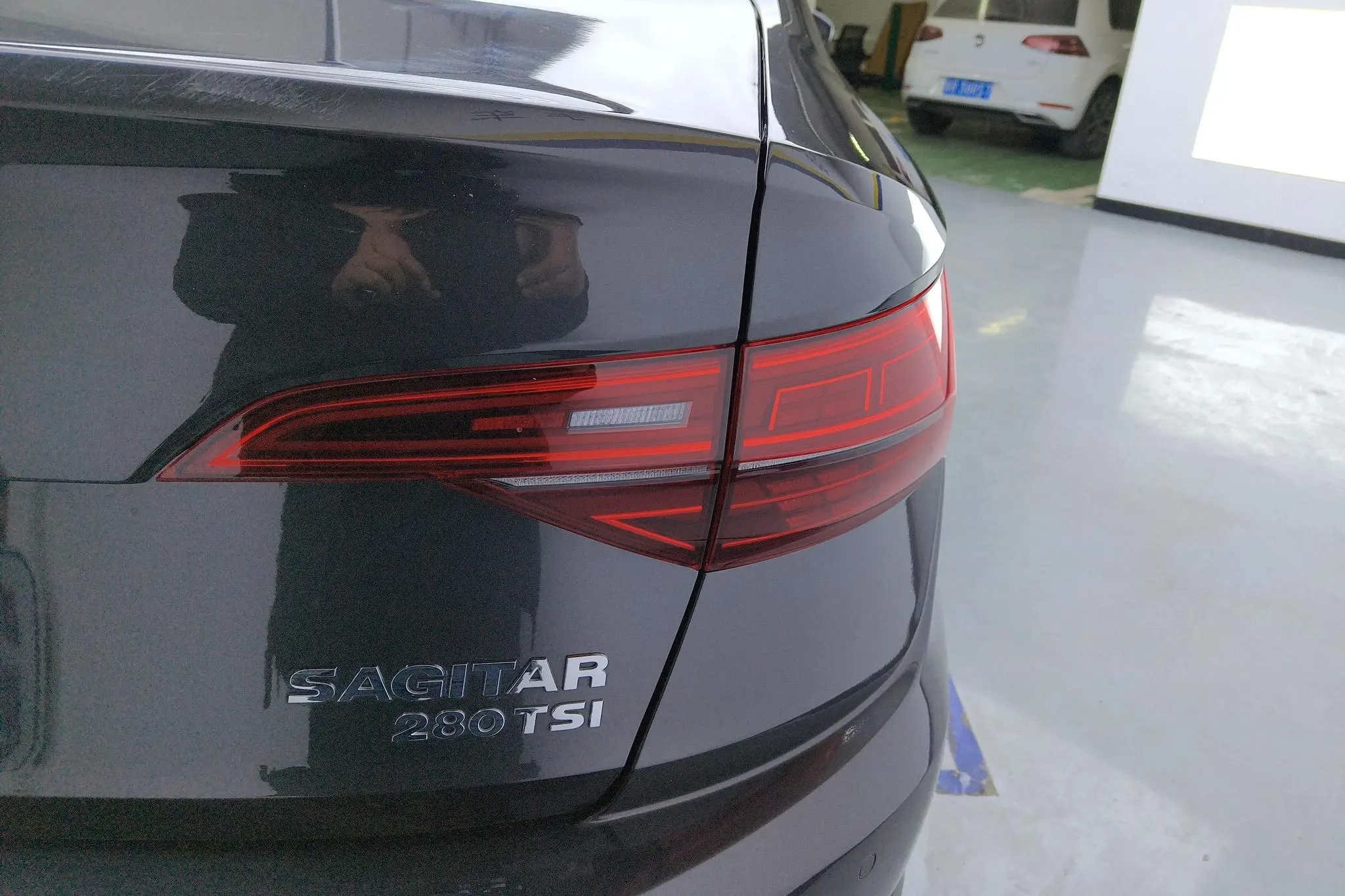 Volkswagen Sagitar 280TSI DSG Flying Edition