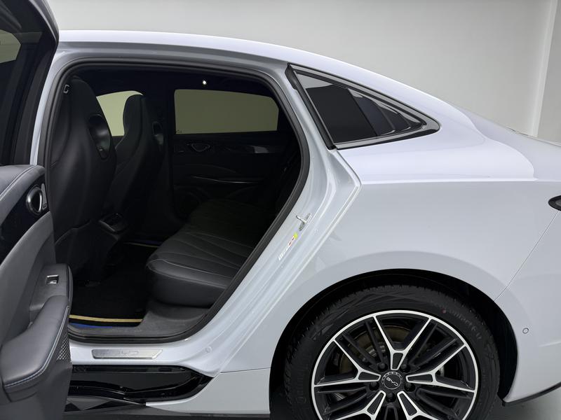BYD seal 2025