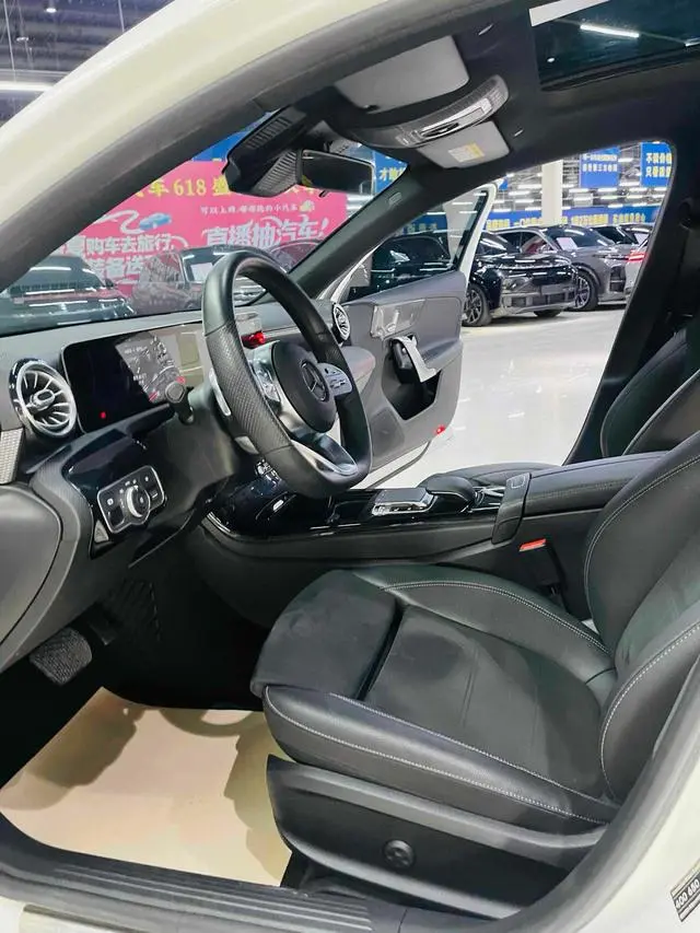 Mercedes-Benz Mercedes-Benz A-class A 200 L sports sedan