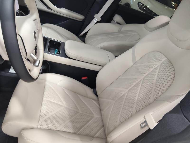 NIO NIO ET5 2025
