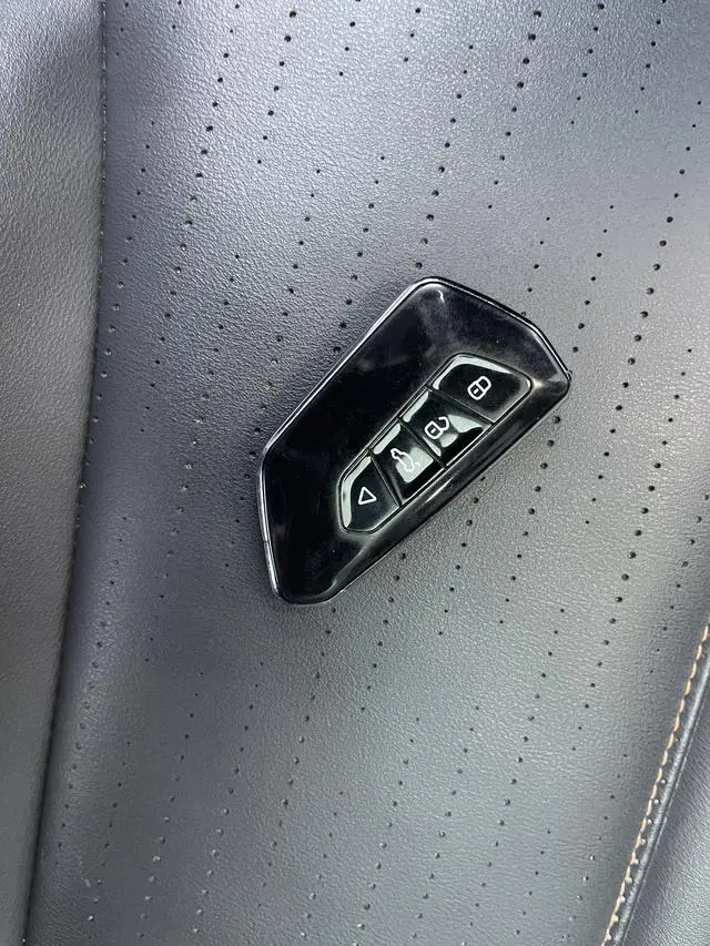 Dongfeng Fengshen Yi Hyun MAX 1.5T Super Cool Trendy Dad Version
