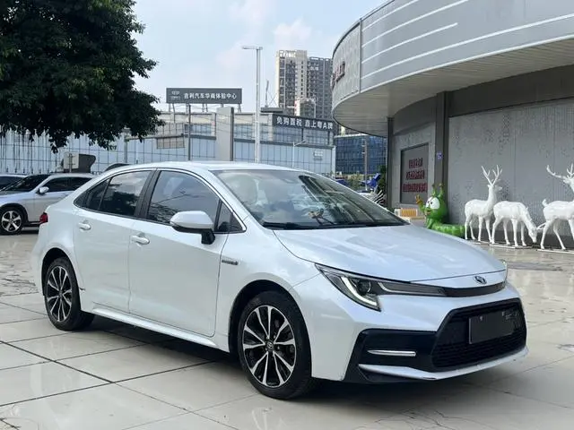 TOYOTA Lei Ling Dual engine 1.8H E-CVT sports version