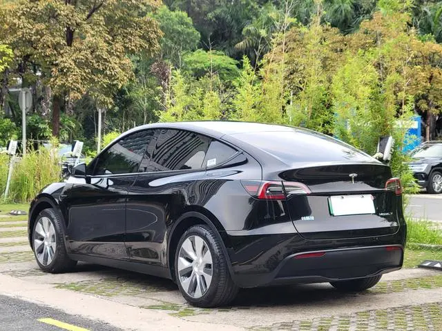 Tesla Model Y Facelifted rear-wheel drive version
