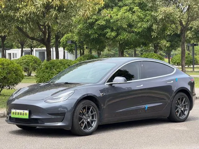 Tesla Model 3 Upgraded version of standard battery life rear drive