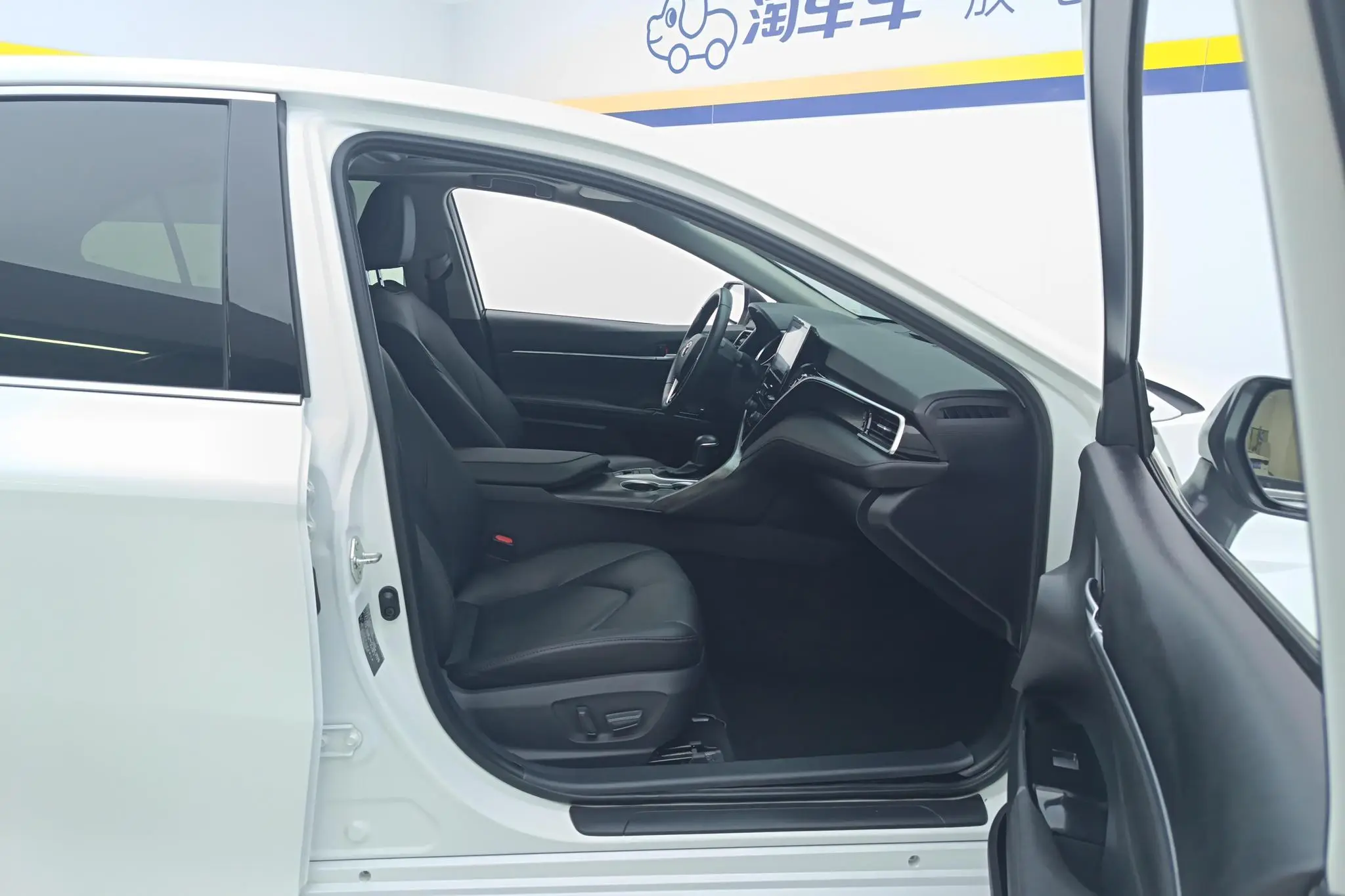 TOYOTA Camry 2.0GVP Leading Edition