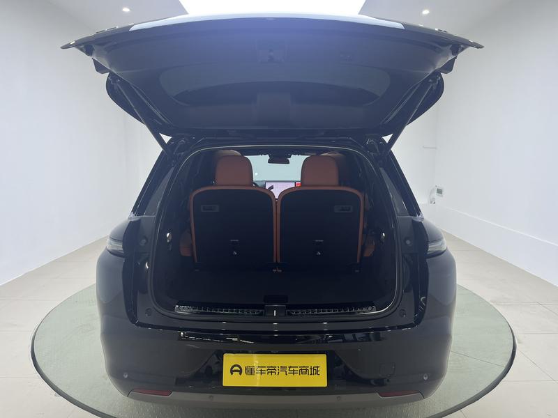 Li Auto Ideal L8 2024