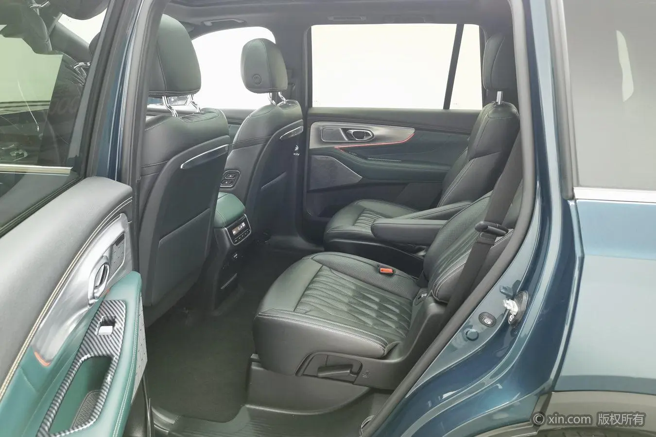 GAC Trumpchi GS8 Pilot Series 2.0 TGDI two-wheel drive Premium Edition 6-seater