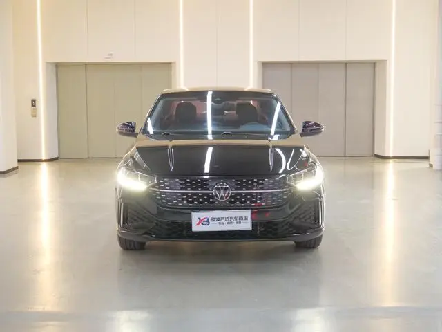 Volkswagen Lavida Facelifted 1.5L automatic starry sky five million version