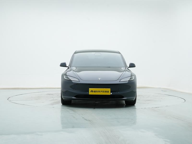 Tesla Model 3 2025