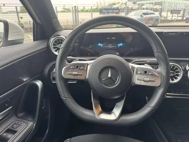 Mercedes-Benz Mercedes-Benz A-class A 200 L sports sedan dynamic Version