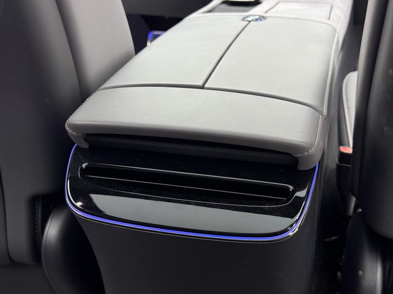 Voyah Lantu Chasing Light PHEV 2024