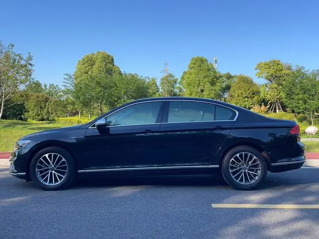 Volkswagen Magotan 380TSI DSG Luxury