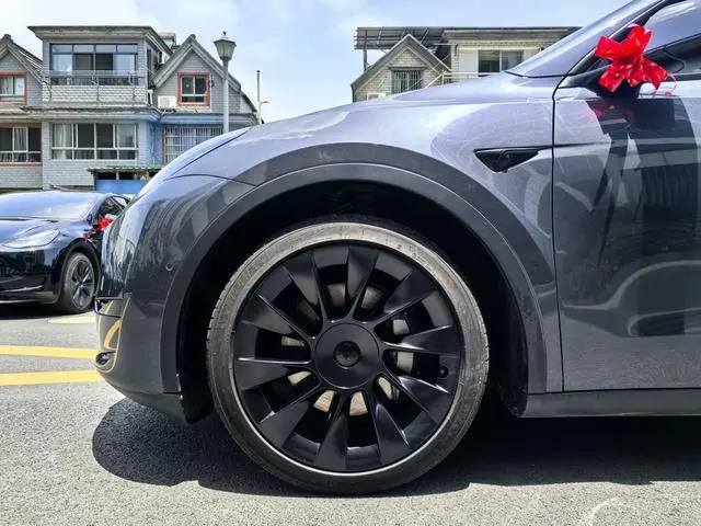 Tesla Model Y Facelifted rear-wheel drive version