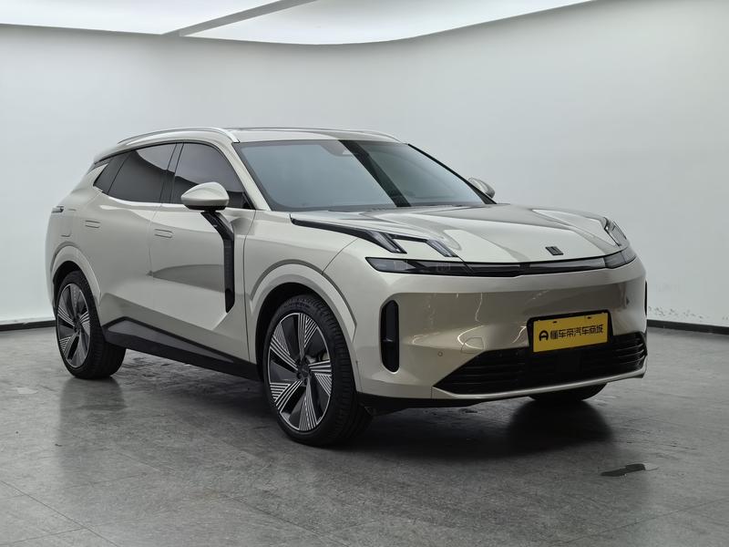 Lynk & Co Lynk&Co 08 EM-P 2023