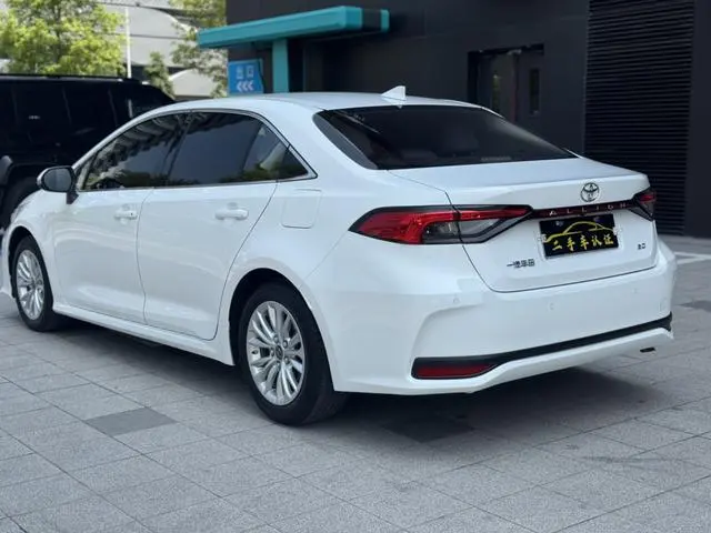 TOYOTA Asian lion 2.0L Premium Edition
