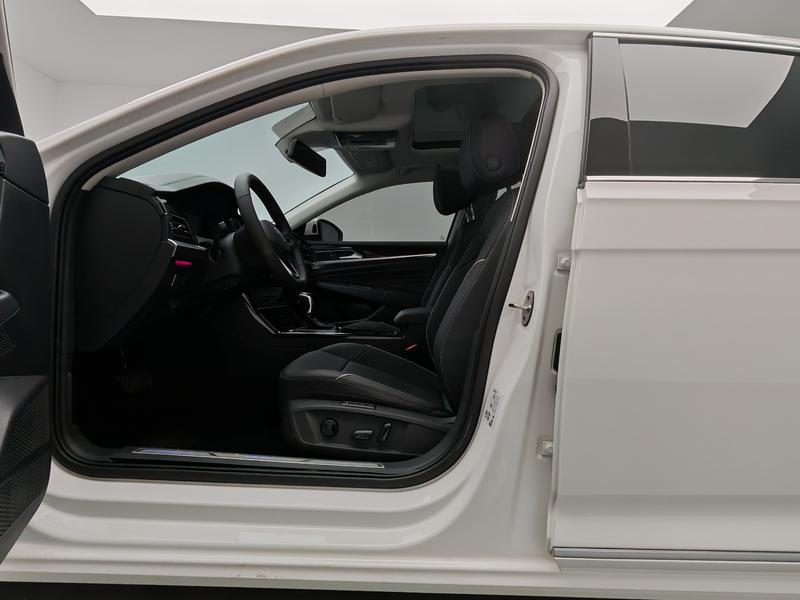 Volkswagen Passat PHEV 2022