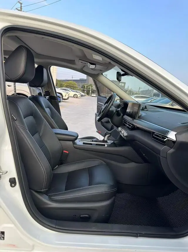 Nissan Teana 2.0L XL-TLS Enjoy Edition