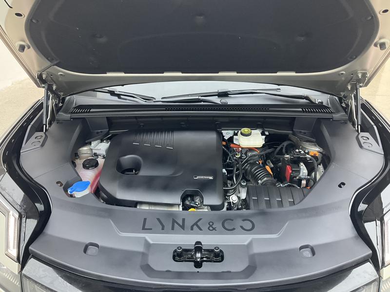 Lynk & Co Lynk&Co 08 EM-P 2023