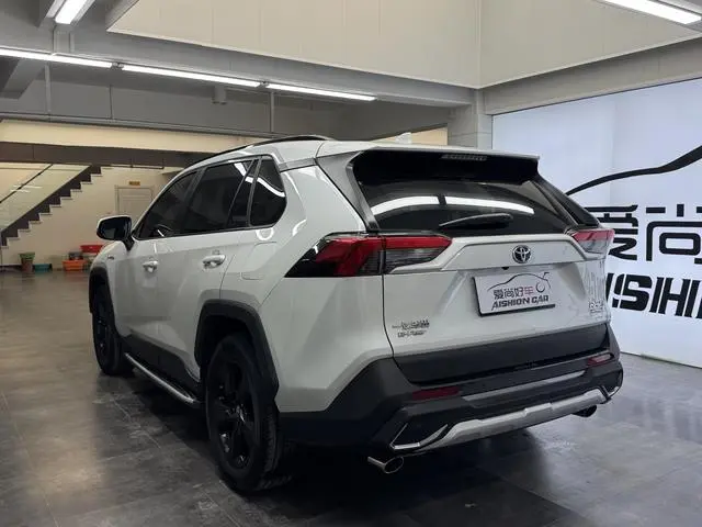 TOYOTA RAV4 Rongfang Dual-engine 2.5L CVT four-wheel drive Elite Plus edition
